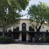 Invierno en Palermo: la parrilla porteña donde las brasas y los platos caseros son la gran tentación
