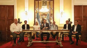 El gobernador de Corrientes y su gabinete se rebajaron el sueldo por el coronavirus