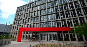 Milei en la inauguración de la Bolsa de Comercio de Córdoba: edificio sin habilitación definitiva
