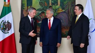 Felipe Solá y los ejes de su primer viaje como canciller: el vínculo con México, la Celac y OEA
