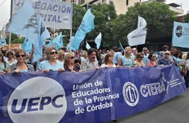 Docentes de Córdoba confirman el paro por mejoras salariales: UEPC y Sadop unidos en medida de fuerza