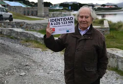 Familiares de caídos en las Malvinas escracharon a Pérez Esquivel