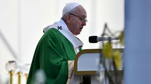 Francisco dio misa en Lituania y recordó a víctimas del Gueto de Vilna