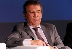 Urribarri se dio el "baño de humildad" que pedía Cristina y bajó su candidatura