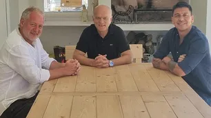 Bajo el lema "Cercanía y gestión", Néstor Grindetti comienza a recorrer la Costa Atlántica