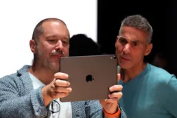 Se va de Apple un ejecutivo clave en las eras de Steve Jobs y Tim Cook