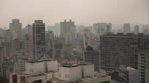 El humo de los incendios en Brasil causa "lluvia negra" en el AMBA y avanza hacia el sur del país