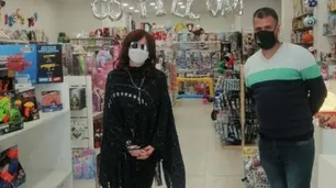 Cristina Kirchner, compras y más fotos en El Calafate