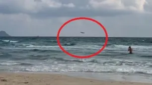 España: un hombre filmó el momento exacto en que cayó al mar un avión militar