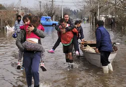La desesperación de los inundados: “El agua nos quita todo”