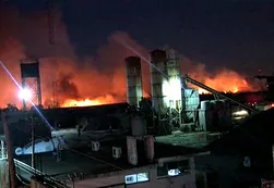 Feroz incendio en un depósito de Bernal