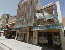 Cerró un hotel en el centro y hasta los huéspedes quedaron en la calle