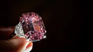 Se pagó una cifra récord por un diamante rosa de 19 quilates