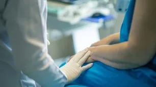 Mi vieja y el personal de salud en el planeta del coronavirus