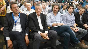 Fuerte gesto de los gobernadores, intendentes y dirigentes peronistas