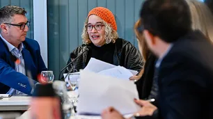 She Taxi defendió cupos, control municipal y tarifas reguladas en el Concejo Deliberante