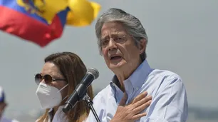 Resultado del referéndum hunden los bonos ecuatorianos