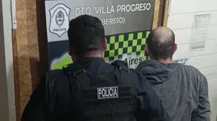 Un hombre atacó a un perro a mordiscos y lo ahorcó hasta matarlo: "Gritaba y lo torturaba"