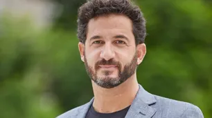 Matías Tombolini respondió con ironías en Twitter sobre la prohibición de vuelos al exterior en cuotas