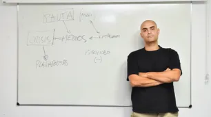 Agustín Espada: “Milei utiliza la publicidad oficial con una estrategia similar al kirchnerismo”