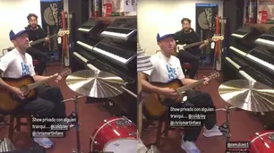 Video | Chris Martin se sumó a zapar con los vendedores de un local de instrumentos: "Vino a regalar felicidad"