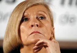 Assange y la viuda de Laclau, en una solicitada británica contra fondos buitre