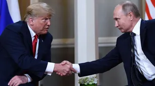 Antes de la cumbre con Putin, Trump amenaza con sanciones económicas "muy severas" si demora un acuerdo