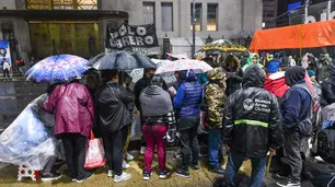 Tras una jornada tensa, piqueteros acordaron a última hora con el Gobierno y levantaron el acampe
