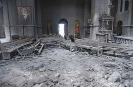 Azerbaiyán bombardeó una histórica catedral armenia en Nagorno Karabaj