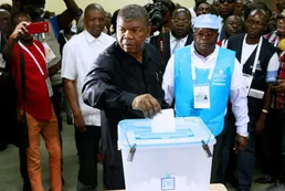 El ejemplo de Angola: hacer frente al "cáncer" de la corrupción para estimular la economía