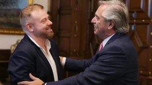 Reapareció Alberto Fernández y cruzó a Milei: "Hay un candidato que quiere destruir el Conicet"
