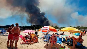 Feroces incendios arrasan en Francia y España tras fuertes olas de calor
