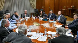 Se celebró la reunión entre representantes del gobierno de la CGT y la Unión Industrial Argentina