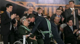 Bolsonaro pide leyes 'urgentes' contra la violencia en Brasil