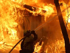 Incendios convierten a California en una embajada del infierno: 9 muertos