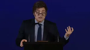 Para el Financial Times, la apertura económica de Milei "coloca a Argentina en dirección opuesta a gran parte del mundo"