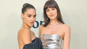 Adria, la hija de Ricardo Arjona, estrenó el filme que protagoniza con Dakota Johnson