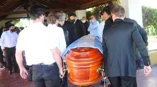 Envueltos en una bandera argentina, los restos de Jorge Brito fueron sepultados en Pilar