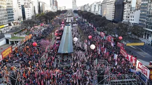 La Izquierda realizó un acto en la 9 de Julio y apuntó contra Macri y Fernández