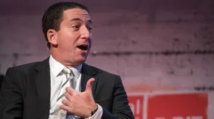 Glenn Greenwald: "El juez que ordenó prisión para Lula creía que estaba por encima de la ley"