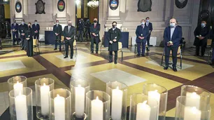 El dolor por las 100 mil víctimas de la pandemia, en vísperas del fuego electoral