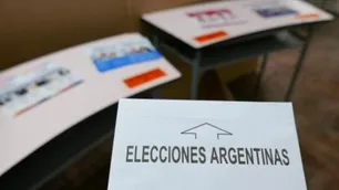Según las encuestas, la intención de voto hacia el oficialismo está 8 puntos por debajo de la oposición