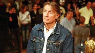 Murió Joel Schumacher, el director de Batman y Robin y The Lost Boys