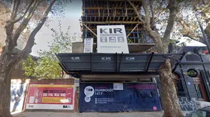 Feriado mortal para un albañil en Palermo: cayó al vacío en una obra en construcción