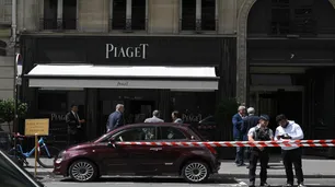 Robo "de luxe" en París: se llevaron 15 millones de euros de la joyería Piaget y se fueron caminando