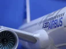 Avión Airbus A320 con 107 pasajeros se estrella en Pakistán