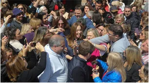Vidal hace campaña: almorzó con intendentes y legisladores con una arenga "triunfalista"