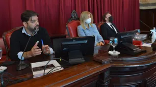 Legislatura bonaerense: jefe de Gabinete de Kicillof se fue "aburrido" y "decepcionado"