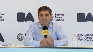 Fernán Quirós reconoció que tres laboratorios rechazaron venderle vacunas a la Ciudad