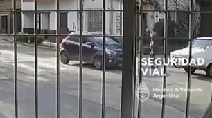 Le suspendieron la licencia al conductor que atacó con un hacha al auto que lo chocó
